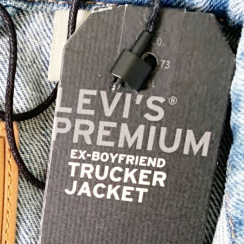 *SOLD*Levi's trucker Jean jacket Size S NWT - Picture 11 of 12